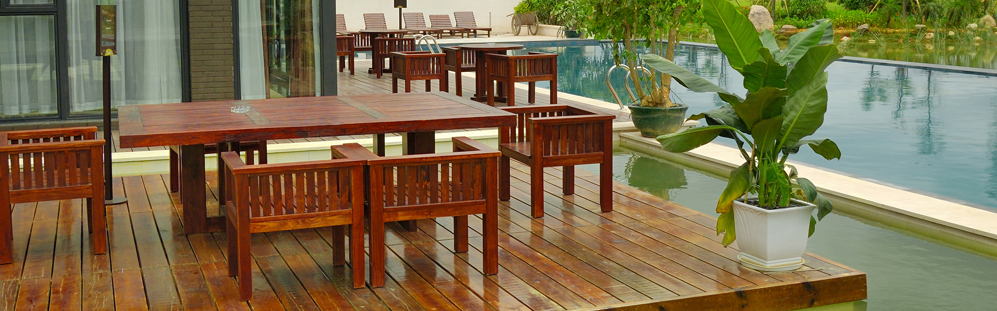 HOW TO MAINTAIN GARDEN FURNITURE